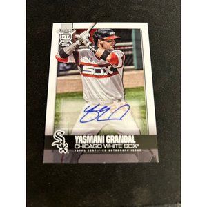2022 topps big league autograph card of yasmani grandal bla-yg